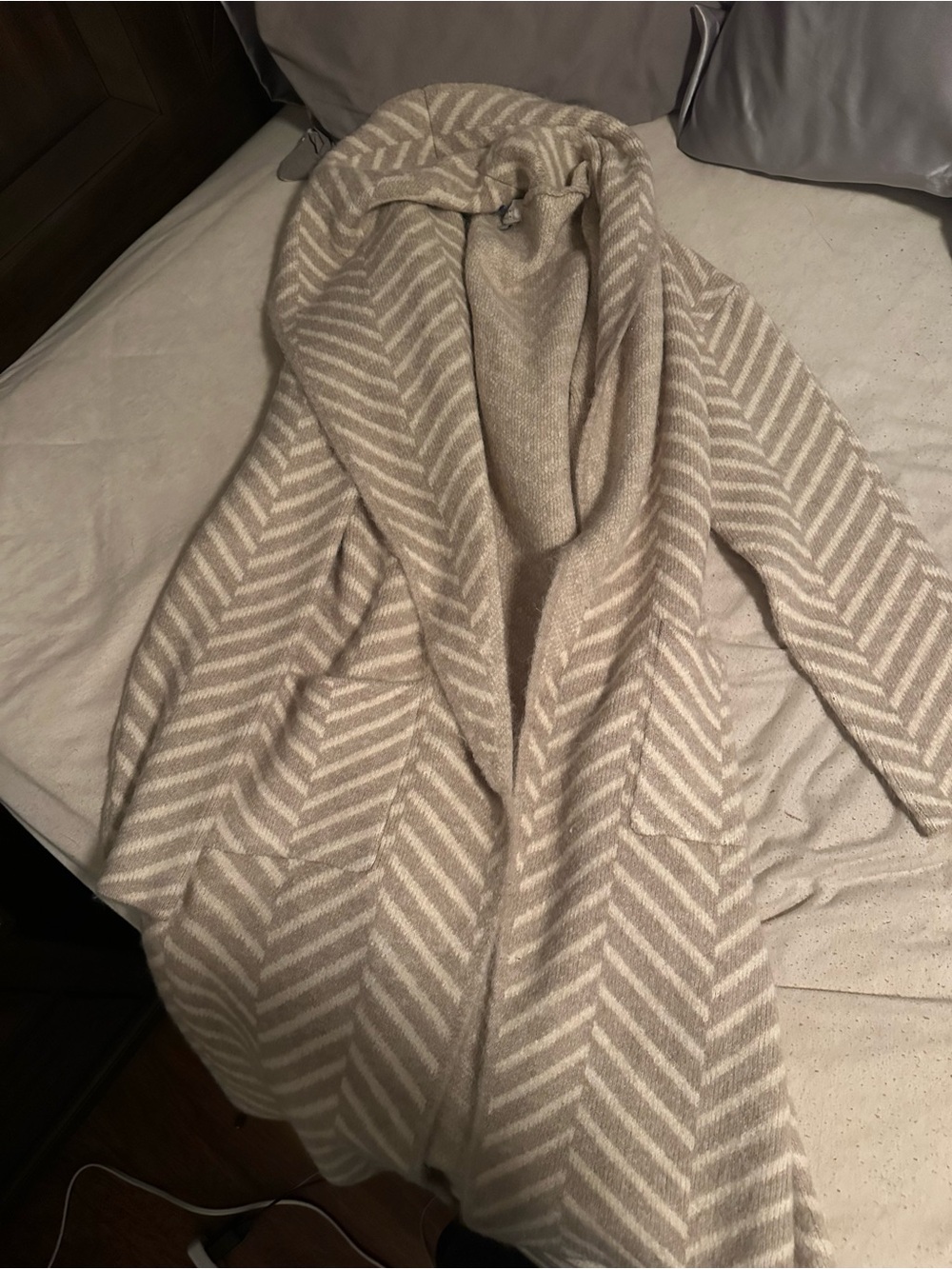 Cozy Chevron Hooded Women's Sweater Coat - Cream & White